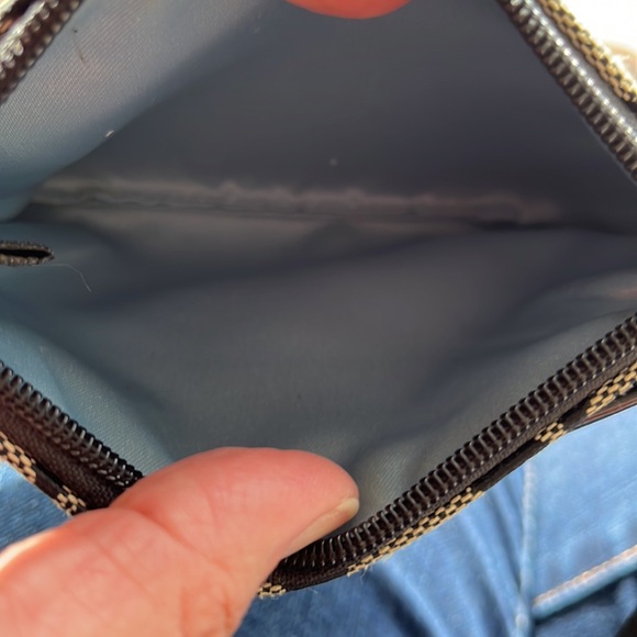 Coach Wristlet in great condition no damage black and tan interior light blue - Picture 6 of 6